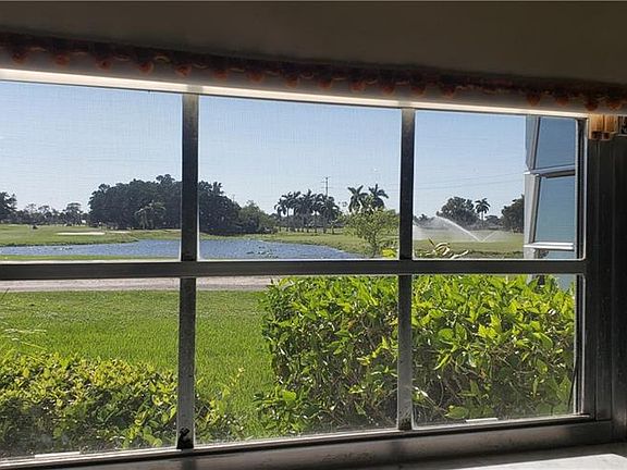 4th image of 1412 Myerlee Country Club Blvd