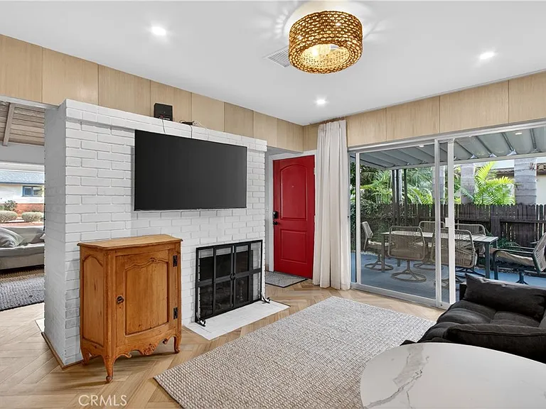225 Iris Ave — Photo 21