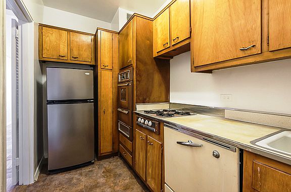4th image of 10 Plaza St E APT 12F
