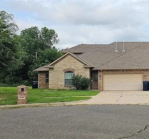 12201 Buckingham Ln Photo 1