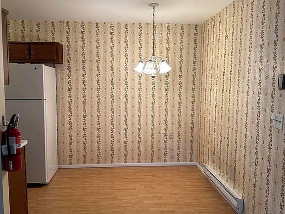 5th image of 36 Moccasin Drive #B