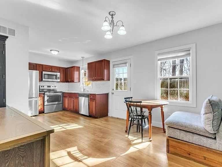 39 Ruby Bay Ln — Photo 8