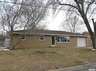 102 Arrow Dr, Pekin, IL 61554
