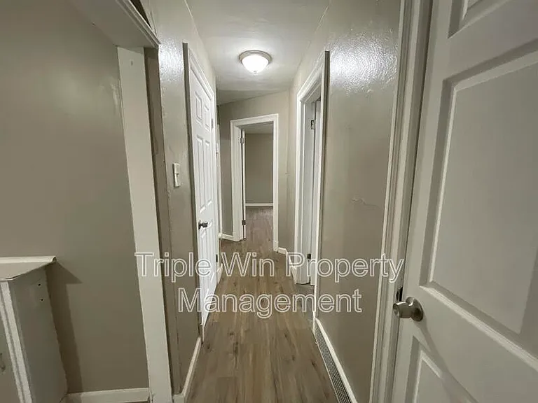 802 Rowles Ave — Photo 15