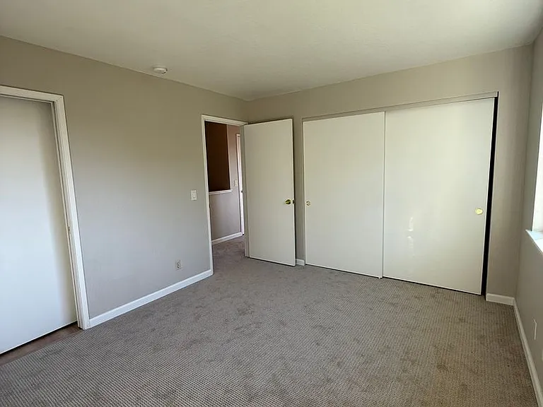 253 Green Meadow Dr #C — Photo 7
