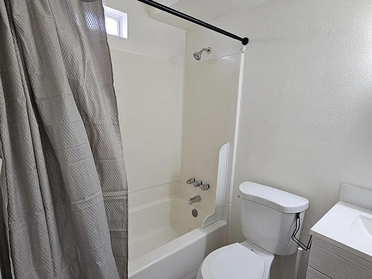 1938 E Adams St #3 — Photo 14