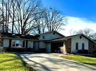 225 Golfview Dr, Schererville, IN 46375