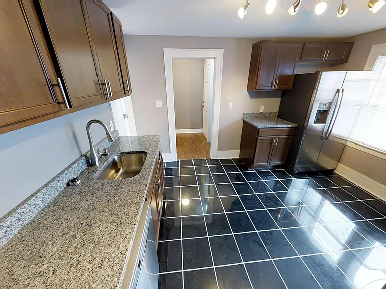 930 Ackerman Ave — Photo 6