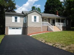 418 Earls Branch Rd, Pounding Mill, VA 24637