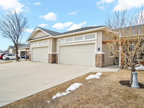 42 E Stromsay Gate, Carstairs, AB T0M 0N0