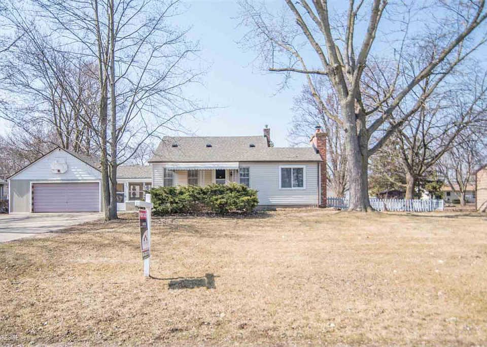 1st image of 47455 Pinecrest Dr