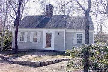 2nd image of 189 Fells Pond Rd