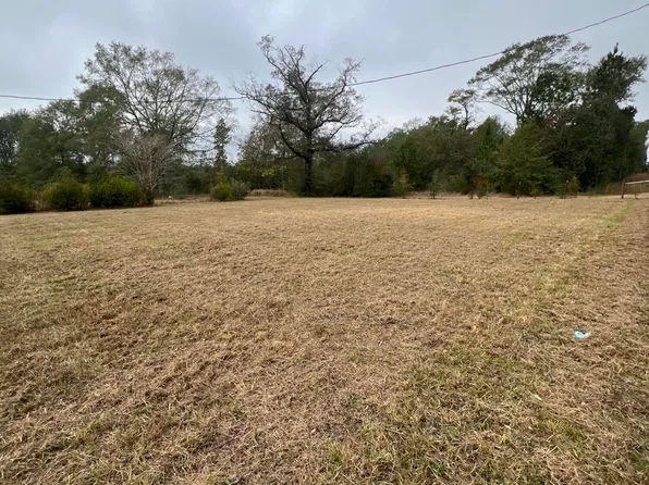 329 Magnolia Rd, Perkinston, MS 39573