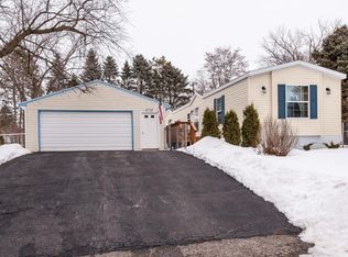 6707 Meadowbrook St SE, Rochester, MN 55904