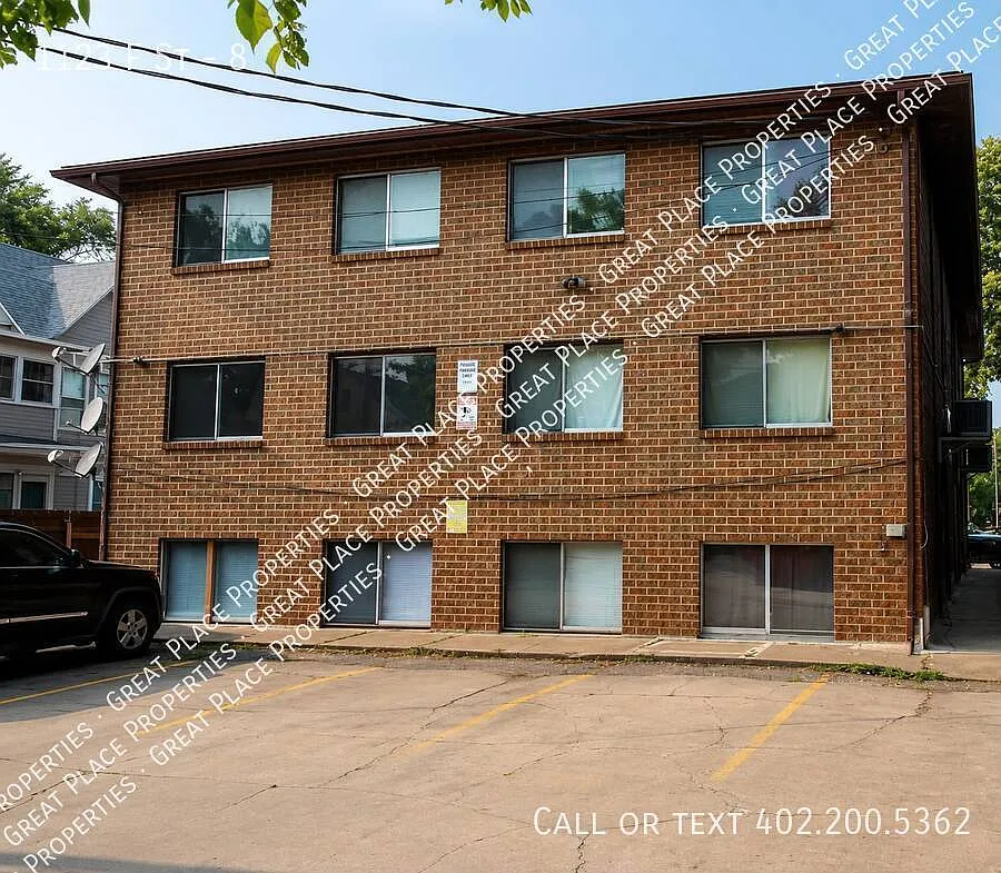 2 bed, 755 sqft, $699 — Photo 2