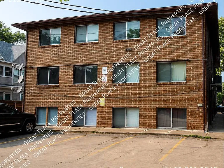 1123 F St #8 — Photo 2