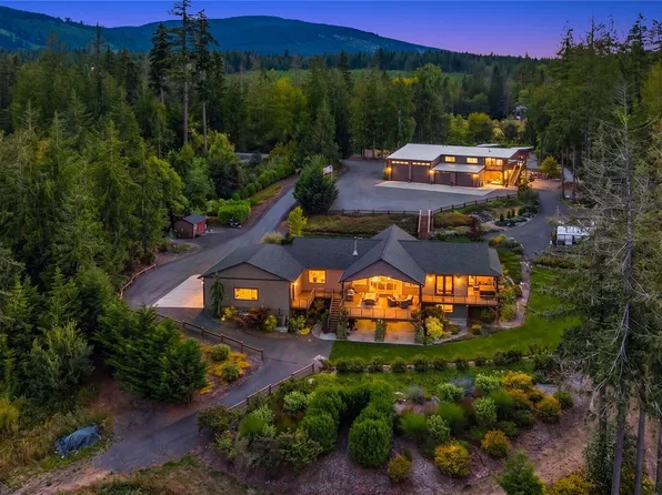 698 Streamside Drive, Sequim, WA 98382