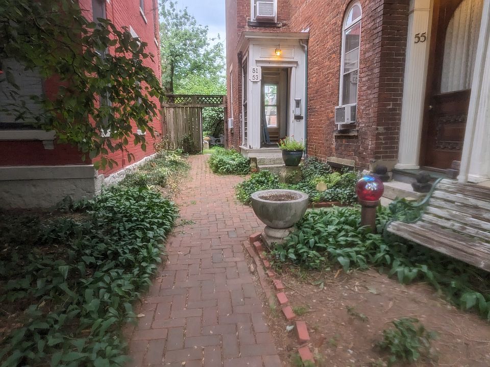Beautiful quiet entryway