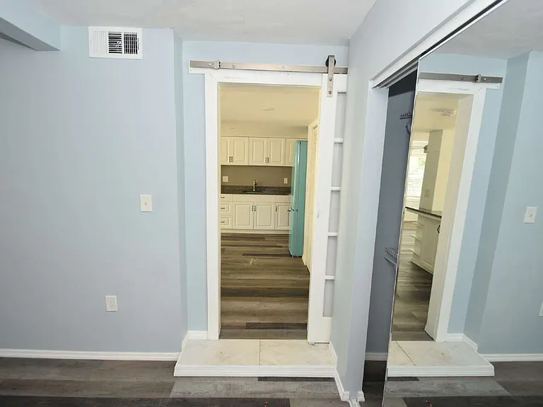 403 N Oleander Ave #B — Photo 8