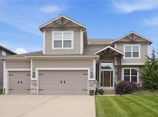 342 SE Highland Park Dr, Lees Summit, MO 64063