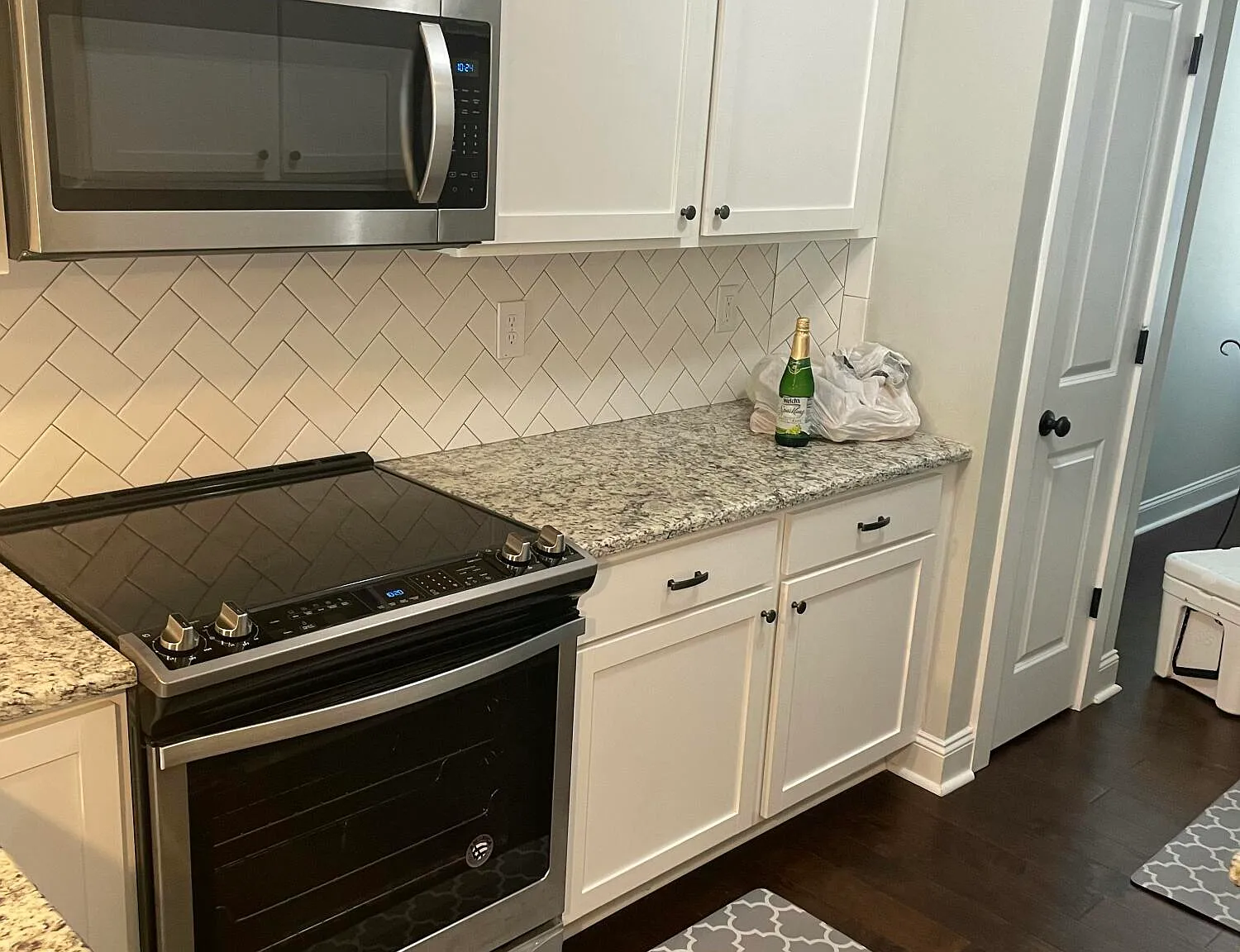 3 bed, 2.5 bath, 1902 sqft, $2,000 — Photo 3