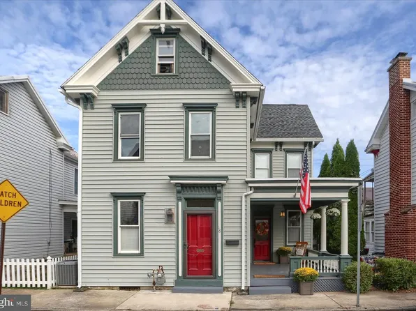 18 W Locust St, Mechanicsburg, PA 17055