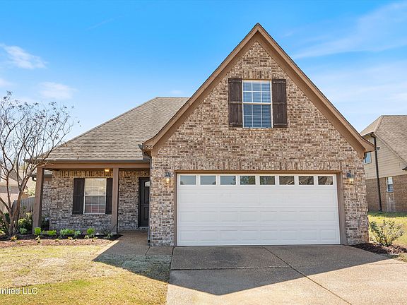 2nd image of 3255 Peachtree Dr