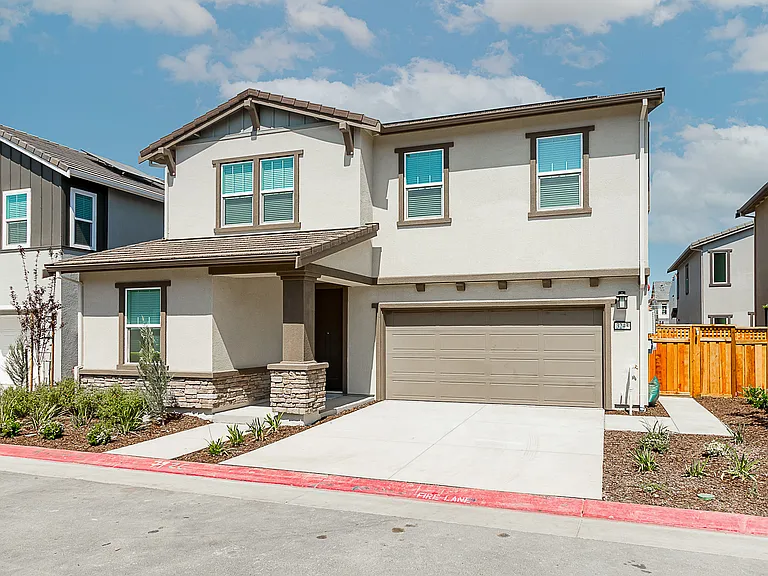 3243 Shrute Dr — Photo 2