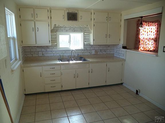 2nd image of 2118 S Prairie Ave