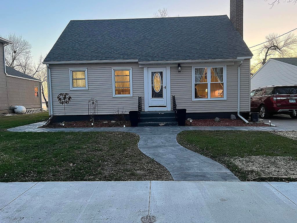 313 W 3rd St, Graceville, MN 56240 Zillow