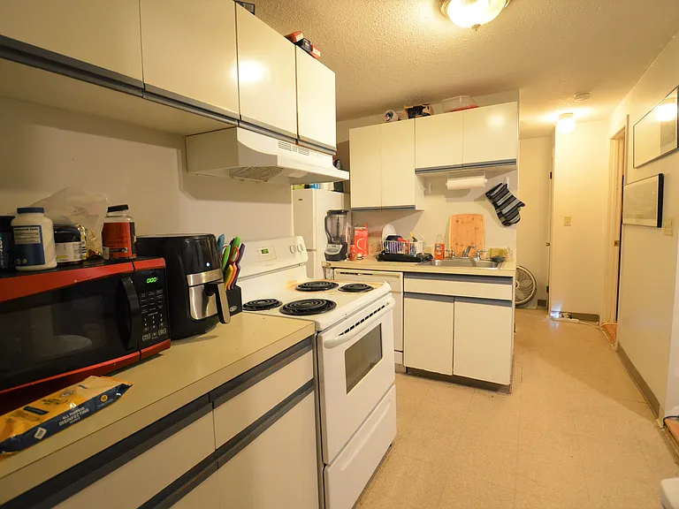 21 Kinross Rd #1 — Photo 11