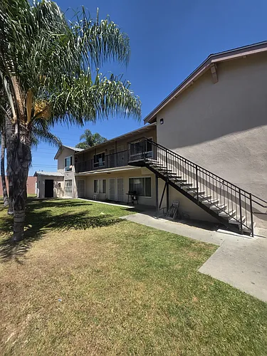 1821 W Crestwood Ln #6 Photo 1