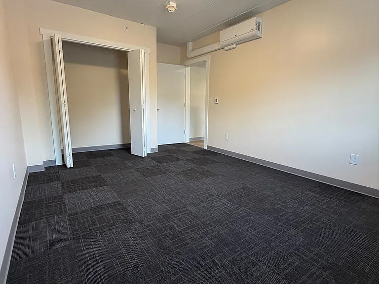 400 Riverside Dr #CHATLOSC3063 — Photo 5