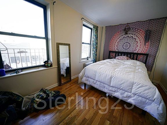 4th image of 21-19 27th St #A4
