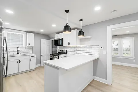 271 S Terrace Ave — Photo 4