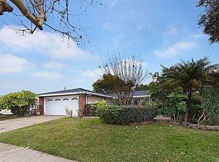 1025 S Shawnee Dr, Santa Ana, CA 92704