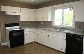 4th image of 1002 Holston E
