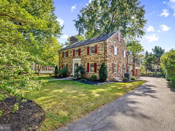 205 Kemble Rd, Baltimore, MD 21218