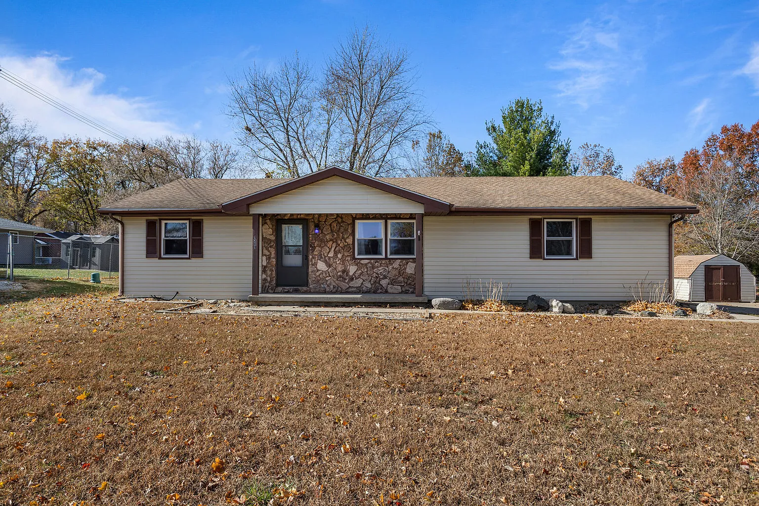 1201 Robin Rd photo 1