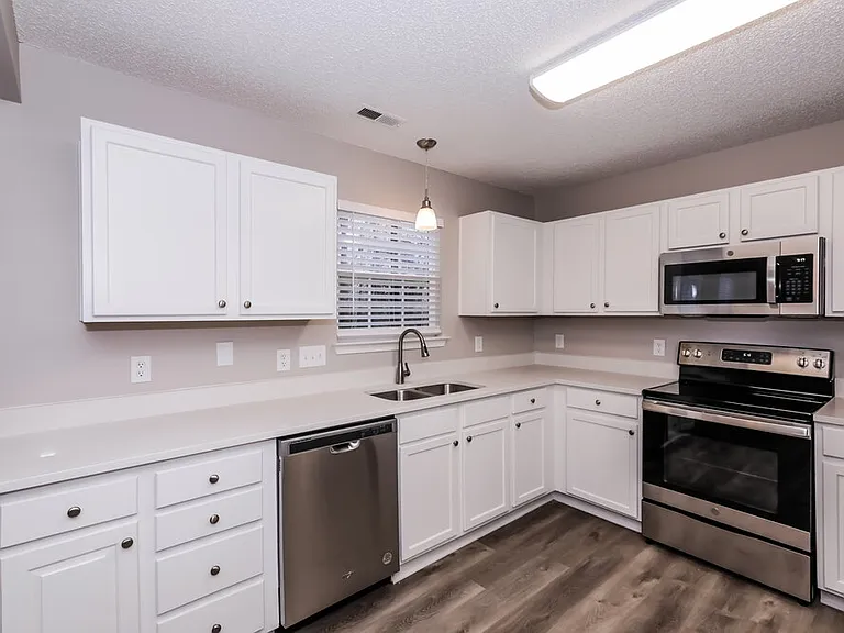 5028 Revelation Way — Photo 8