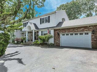 1868 Horatio Ave, Merrick, NY 11566