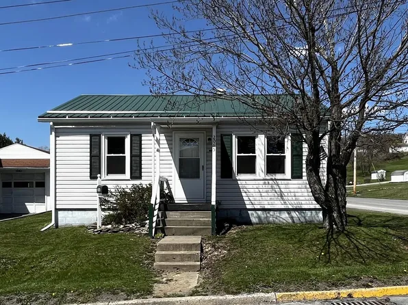 2065 Adams Ave, Tyrone, PA 16686