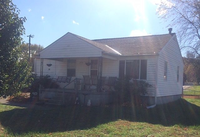 1st image of 2294 W High St