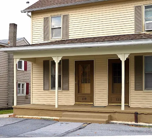 121 Half St Photo 1