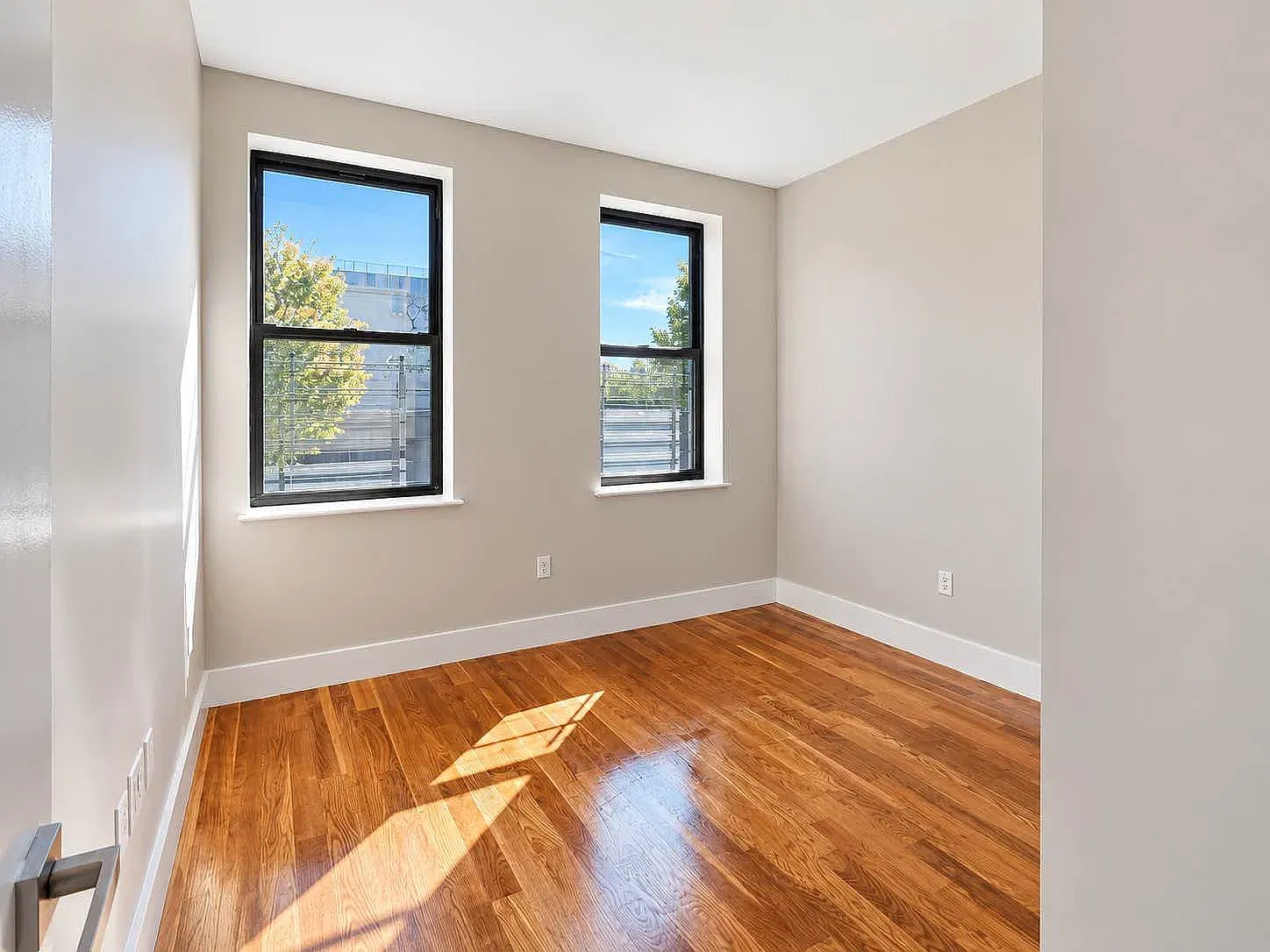951 Madison Street — Photo 3