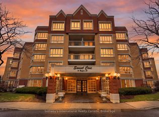 16 Raglan St #402, Collingwood, ON L9Y4Y2