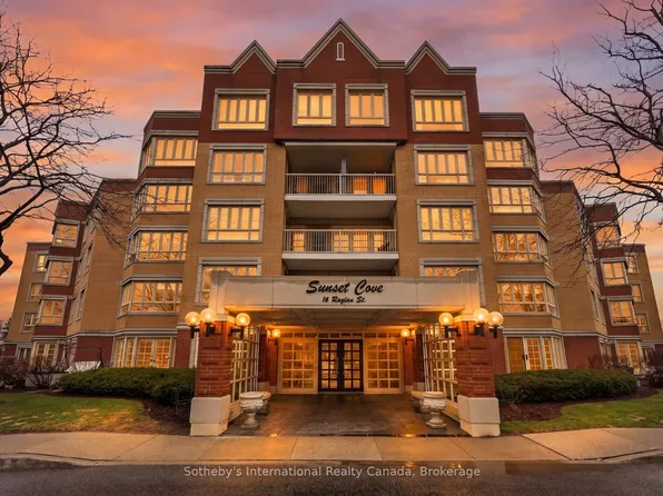 16 Raglan St #402, Collingwood, ON L9Y 4Y2