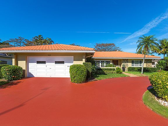 2nd image of 5009 N Travelers Palm Ln