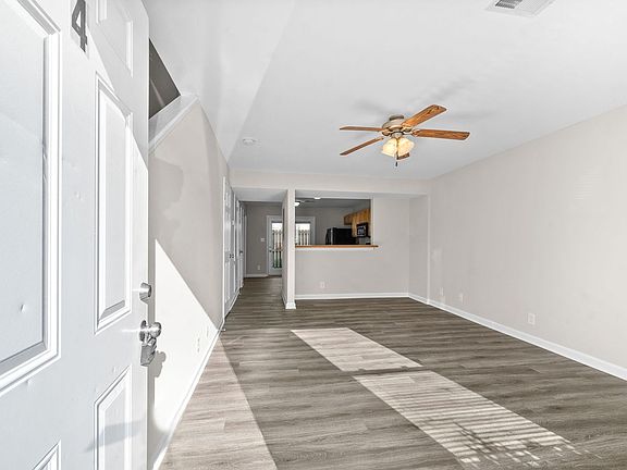 2nd image of 116 Coyote Ct #121-4