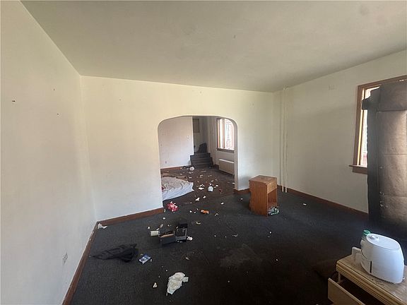 4th image of 534-536 Oak St